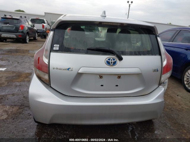JTDKDTB32F1582272 Toyota Prius C One