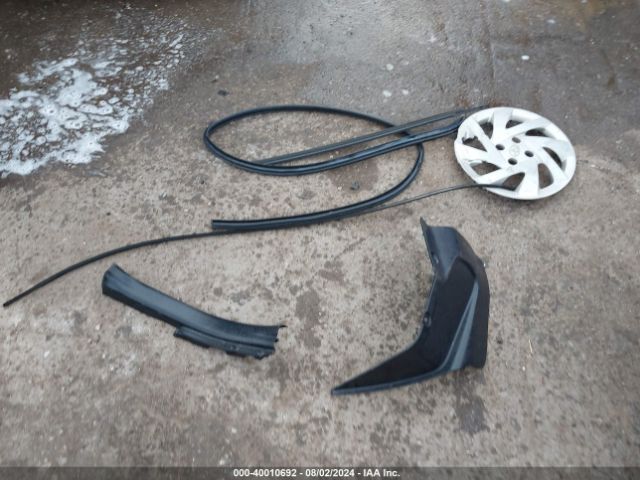 JTDKDTB32F1582272 Toyota Prius C One