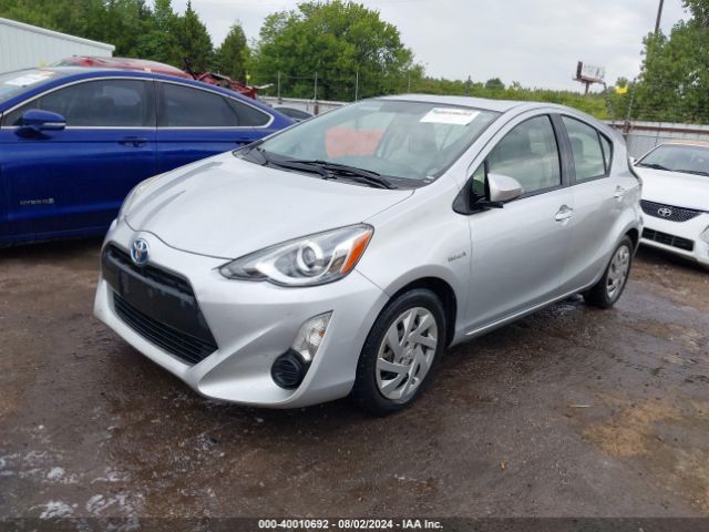 JTDKDTB32F1582272 Toyota Prius C One