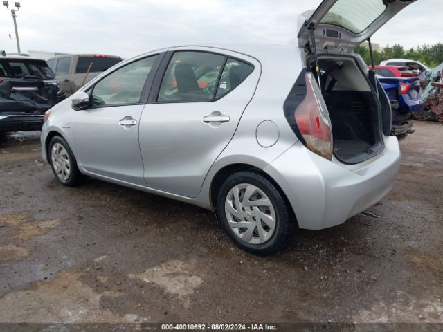 JTDKDTB32F1582272 Toyota Prius C One