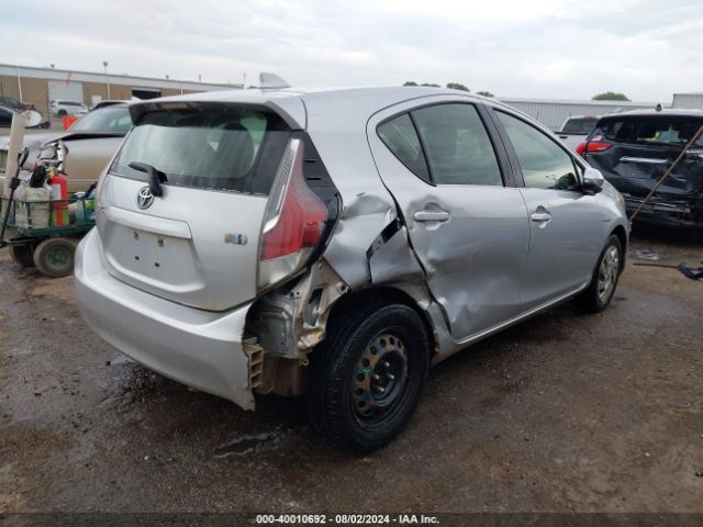 JTDKDTB32F1582272 Toyota Prius C One