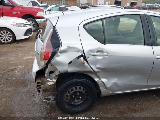 JTDKDTB32F1582272 Toyota Prius C One