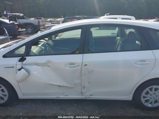 JTDZN3EUXEJ006931 Toyota Prius V Three