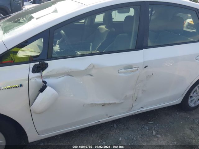 JTDZN3EUXEJ006931 Toyota Prius V Three