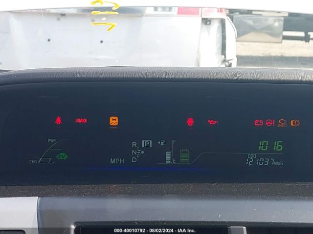 JTDZN3EUXEJ006931 Toyota Prius V Three