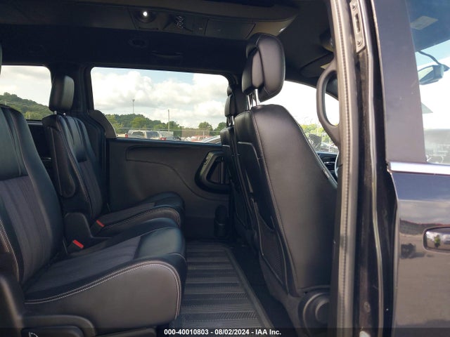 2C4RC1HG1FR513875 Chrysler Town & Country S