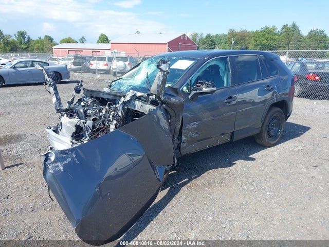 Toyota RAV4 LE 2024 2T3G1RFV2RC432196 Image 2