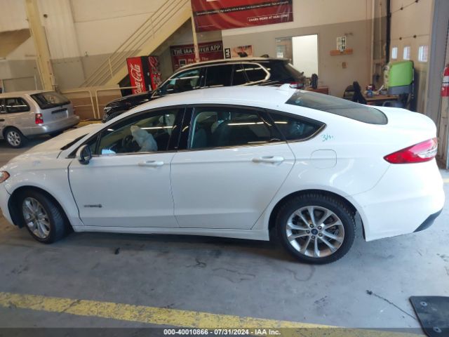 3FA6P0LU6KR178315 Ford Fusion Hybrid Se