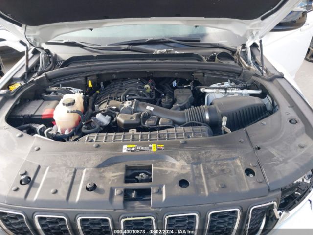 1C4RJJAG8P8867230 Jeep Grand Cherokee L Laredo 4x2