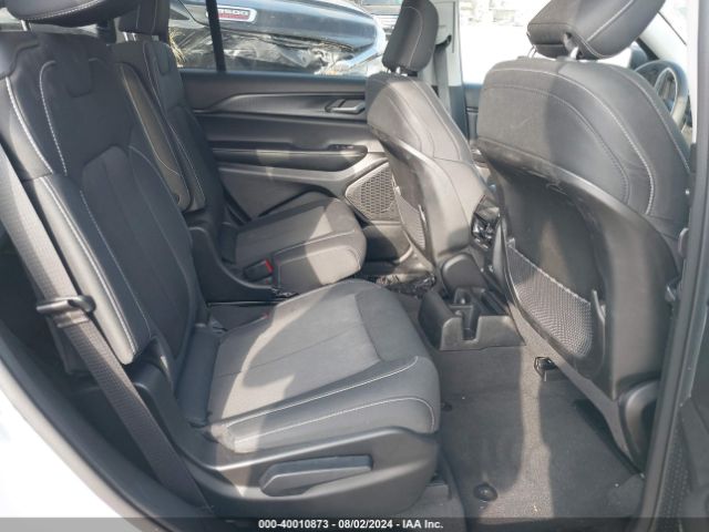 1C4RJJAG8P8867230 Jeep Grand Cherokee L Laredo 4x2