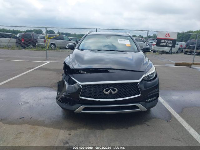 SJKCH5CR3JA048212 Infiniti Qx30 Premium