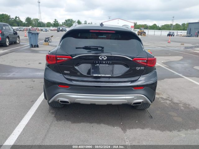 SJKCH5CR3JA048212 Infiniti Qx30 Premium