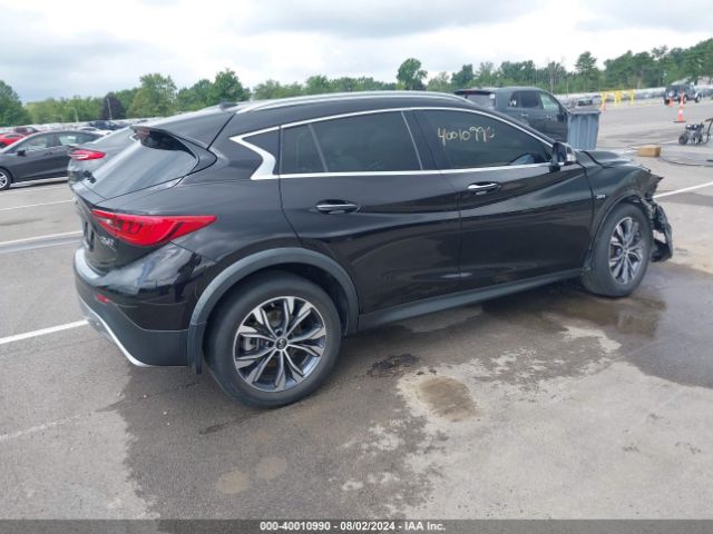 SJKCH5CR3JA048212 Infiniti Qx30 Premium