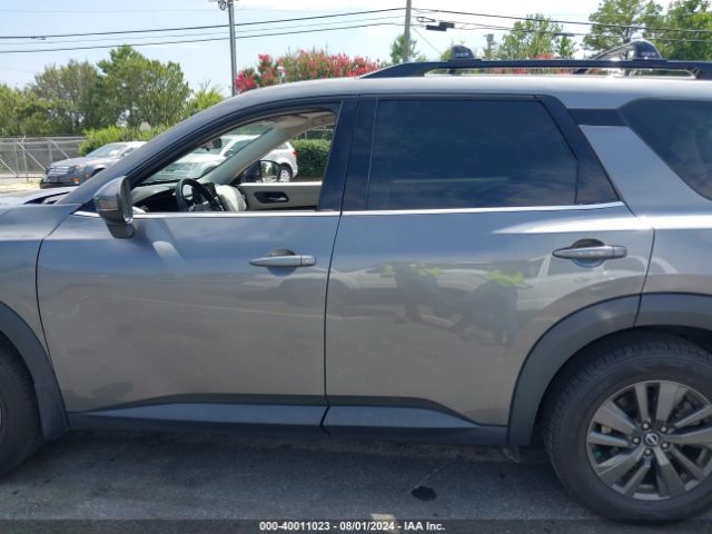 5N1DR3BB5NC208674 Nissan Pathfinder Sv 2wd