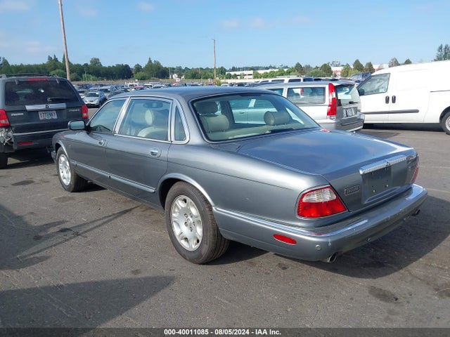 2002 JAGUAR XJ8 SAJDA24C02LF44454 Photo 2