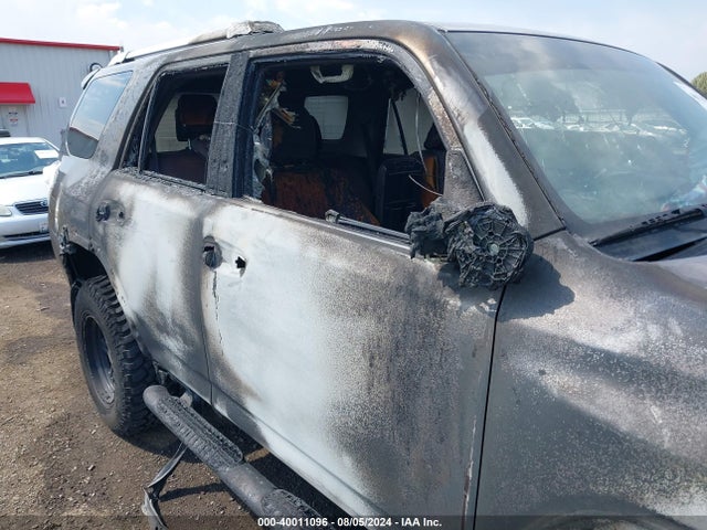 Toyota 4RUNNER SR5 2018 JTEBU5JR7J5530294 Image 15