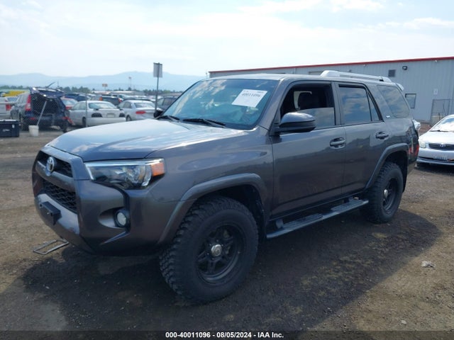 Toyota 4RUNNER SR5 2018 JTEBU5JR7J5530294 Image 2