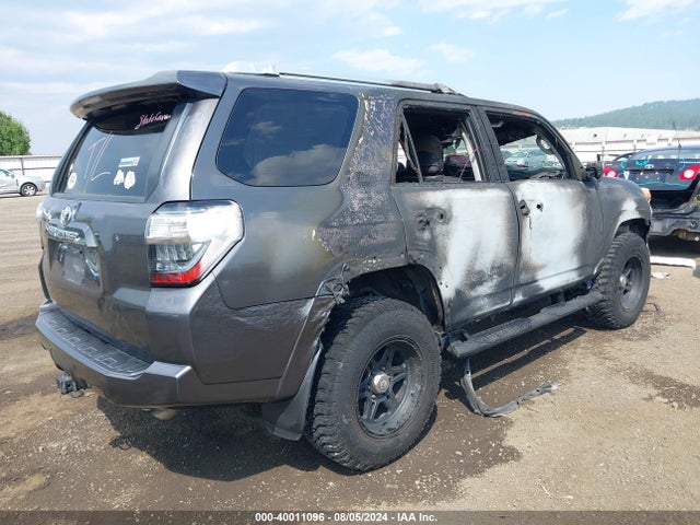 Toyota 4RUNNER SR5 2018 JTEBU5JR7J5530294 Image 4