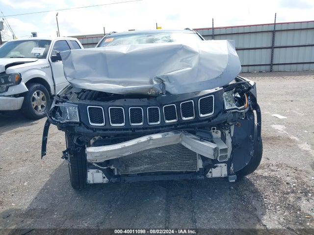 3C4NJCCB7LT140572 Jeep Compass Limited Fwd