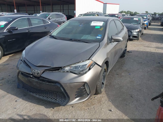 Toyota COROLLA SE 2017 5YFBURHE2HP665758 Image 2