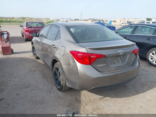 Toyota COROLLA SE 2017 5YFBURHE2HP665758 Image 3