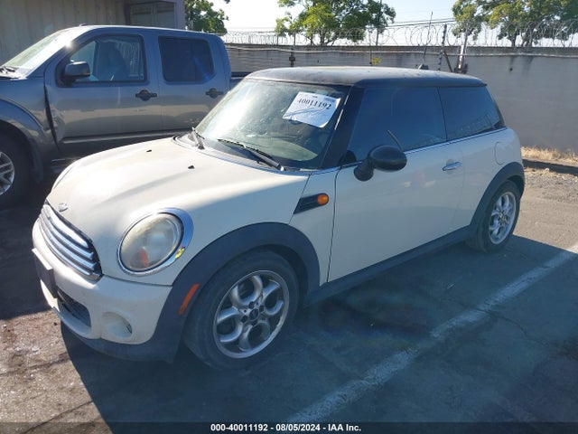 2011 MINI COOPER WMWSU3C5XBT095963 Photo 1