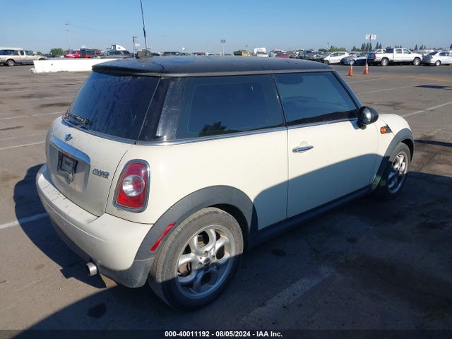 2011 MINI COOPER WMWSU3C5XBT095963 Photo 3