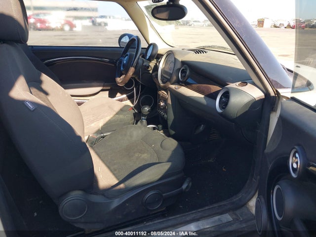 2011 MINI COOPER WMWSU3C5XBT095963 Photo 4