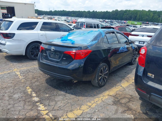 Toyota COROLLA SE 2018 5YFBURHE9JP757942 Image 4