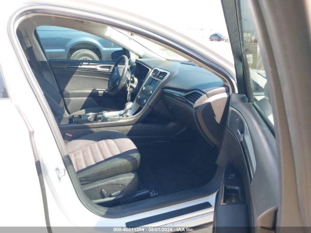 3FA6P0HD4GR390890 Ford FUSION SE