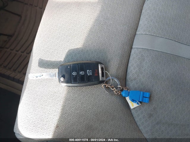 5XXGT4L34GG053733 KIA Optima Lx