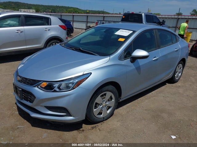 Chevrolet Cruze Ls Auto 2017 1G1BC5SM5H7137119 Image 2