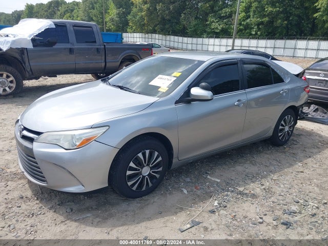 Toyota CAMRY LE 2016 4T4BF1FK3GR547077 Image 2