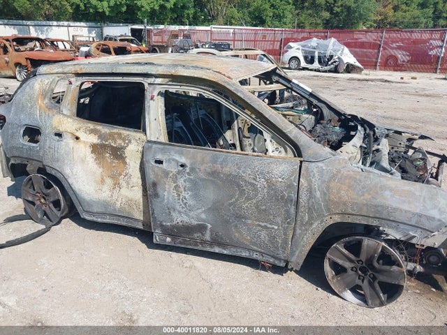3C4NJCBB4NT106531 Jeep Compass Latitude Fwd