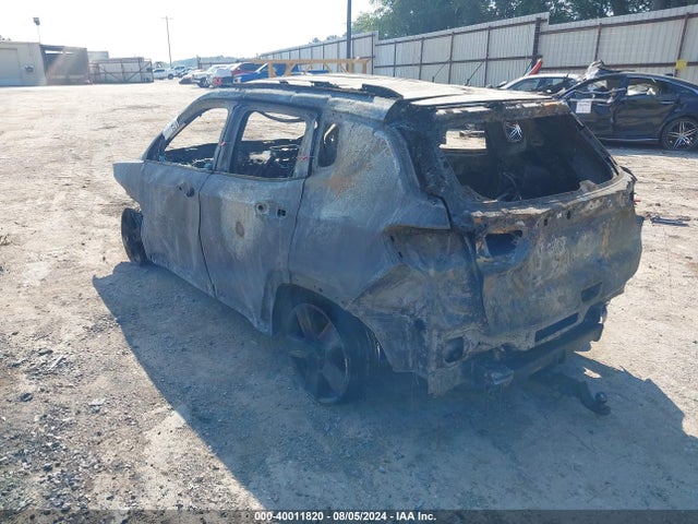 3C4NJCBB4NT106531 Jeep Compass Latitude Fwd