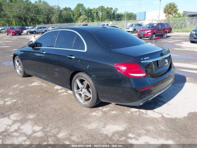 2017 MERCEDES-BENZ E 300 WDDZF4JB3HA042624 Photo 2