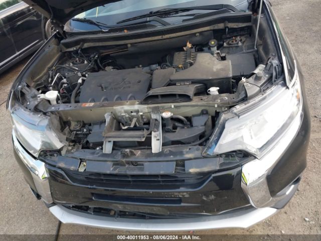 JA4AZ3A31JZ017885 Mitsubishi Outlander Se