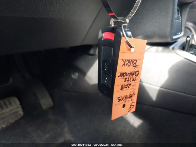JA4AZ3A31JZ017885 Mitsubishi Outlander Se