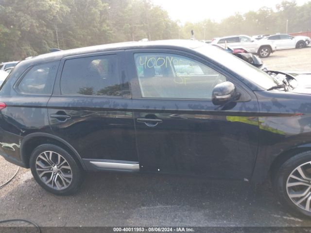 JA4AZ3A31JZ017885 Mitsubishi Outlander Se