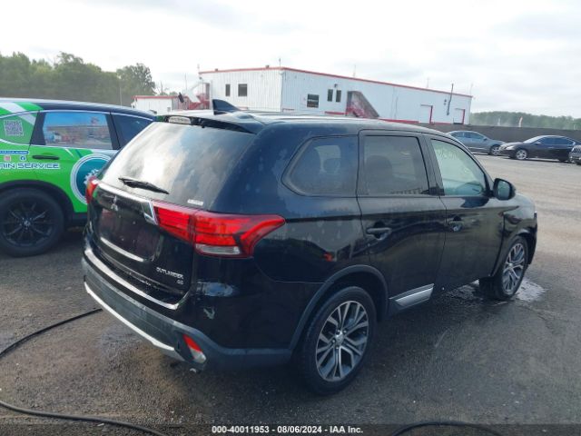 JA4AZ3A31JZ017885 Mitsubishi Outlander Se