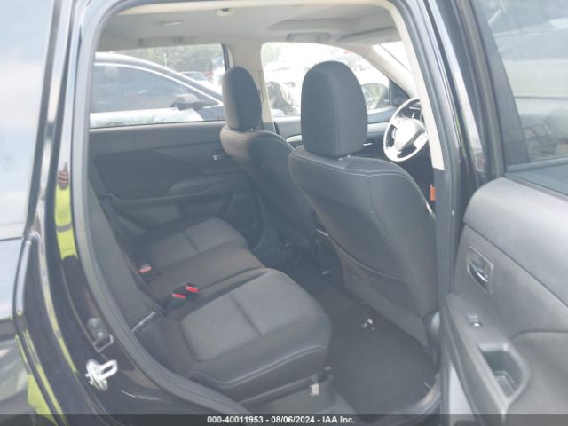 JA4AZ3A31JZ017885 Mitsubishi Outlander Se