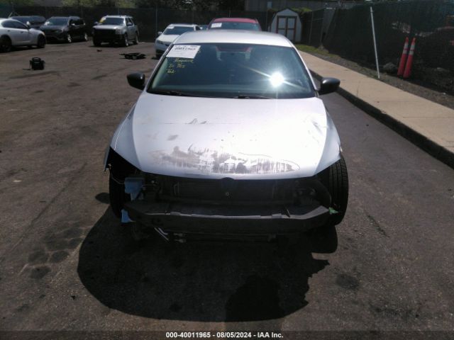3VW2K7AJ4FM244790 Volkswagen Jetta 2.0l S