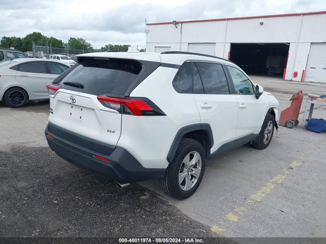 Toyota Rav4 Xle 2019 JTMW1RFV7KD015329 Image 4