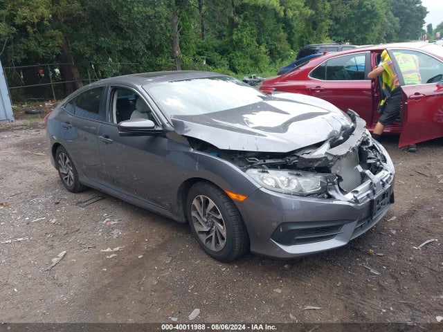 Honda CIVIC EX 2018 2HGFC2F75JH588297 Image 1