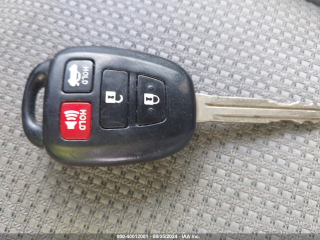 Toyota Rav4 Xle 2017 2T3WFREVXHW318085 Image 11