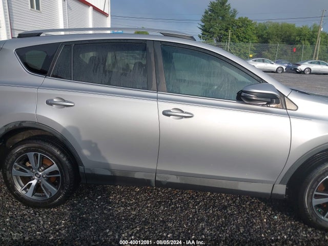 Toyota Rav4 Xle 2017 2T3WFREVXHW318085 Image 14