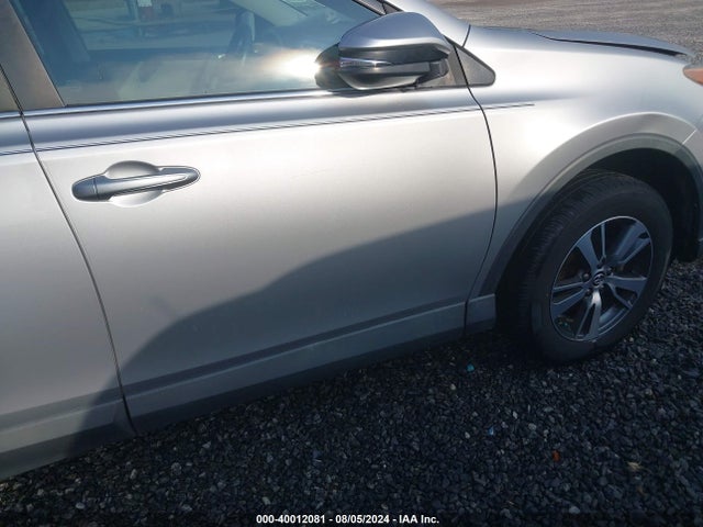 Toyota Rav4 Xle 2017 2T3WFREVXHW318085 Image 22