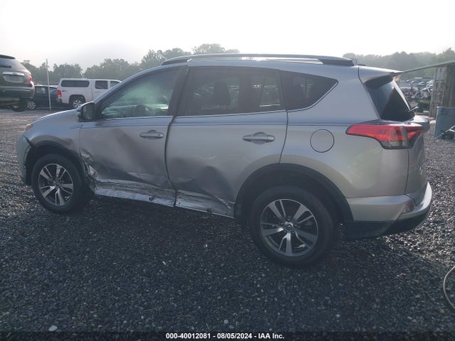 Toyota Rav4 Xle 2017 2T3WFREVXHW318085 Image 3