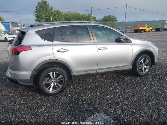 Toyota Rav4 Xle 2017 2T3WFREVXHW318085 Image 4