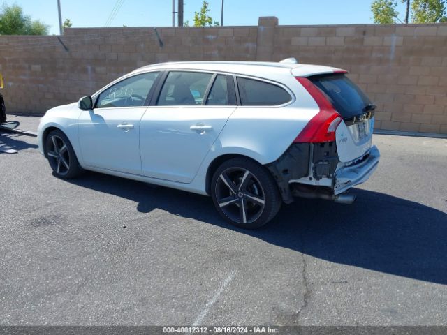 YV1902SS2F1251634 Volvo V60 T6 R-design Platinum